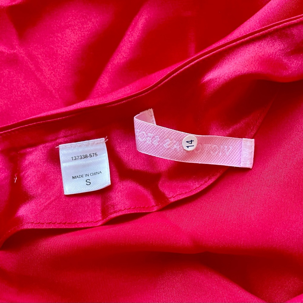 Simple and sexy red Victoria’s Secret baby doll lingerie - Picture 5 of 9